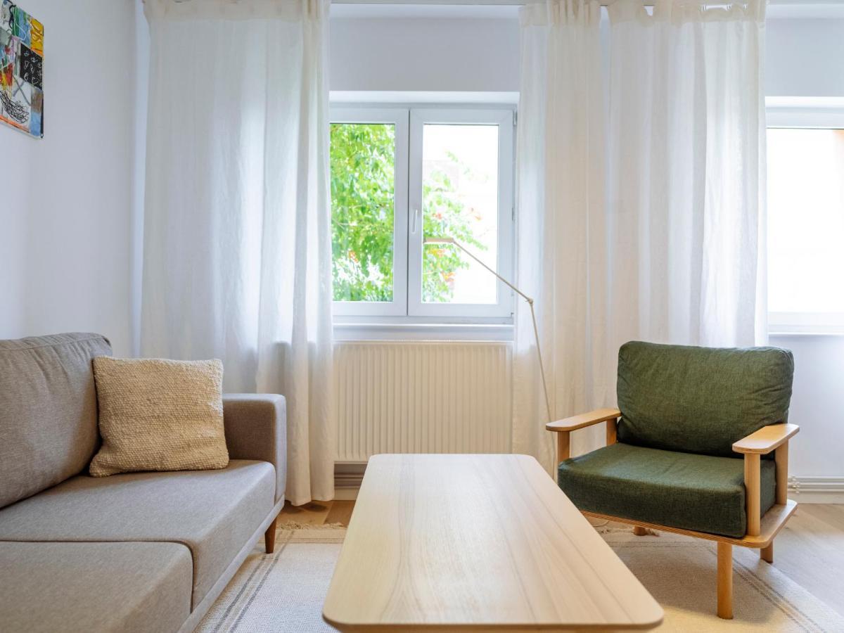 Cozy Central Apartment Near The Forest Braşov Exterior foto