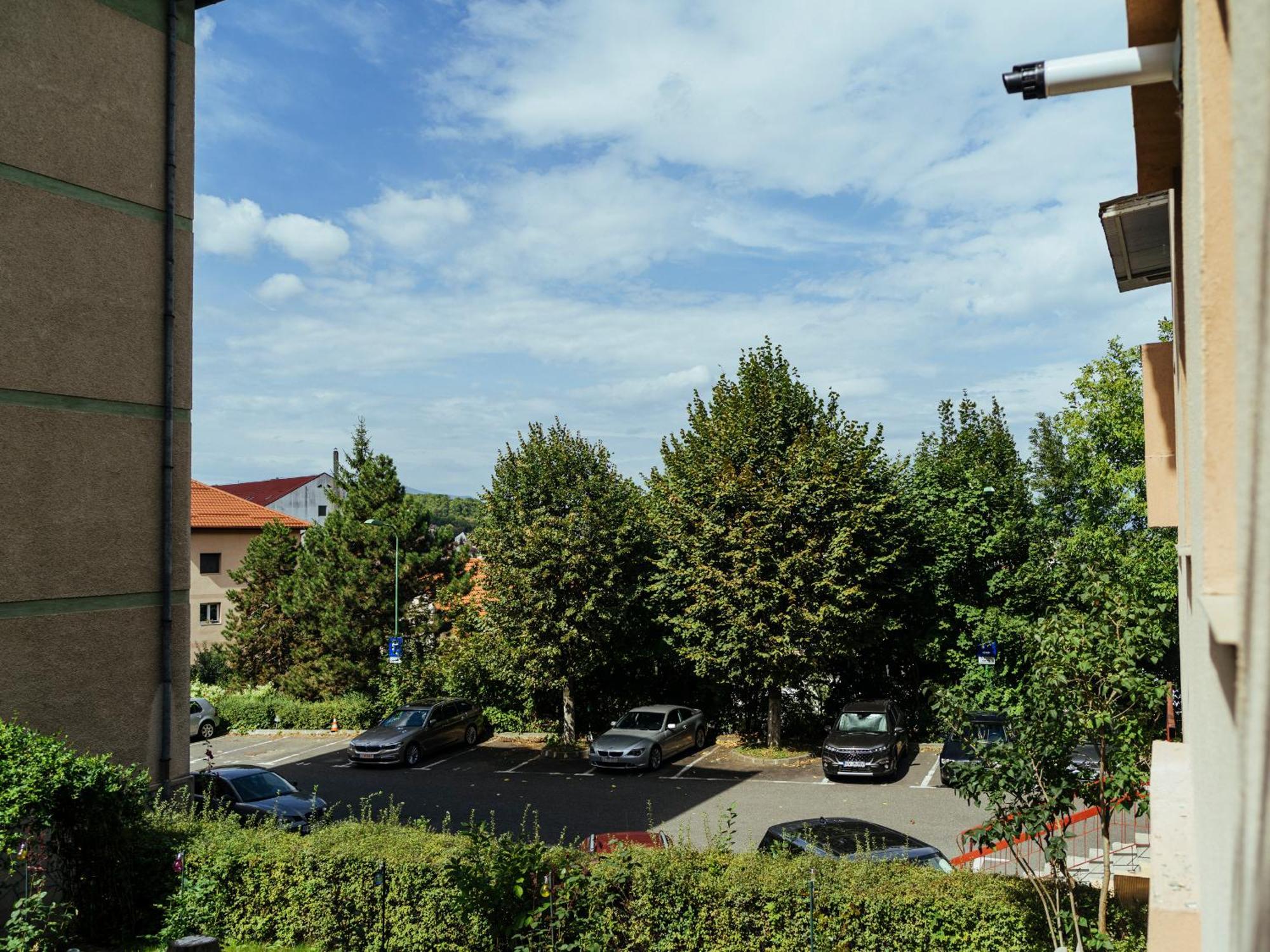 Cozy Central Apartment Near The Forest Braşov Exterior foto